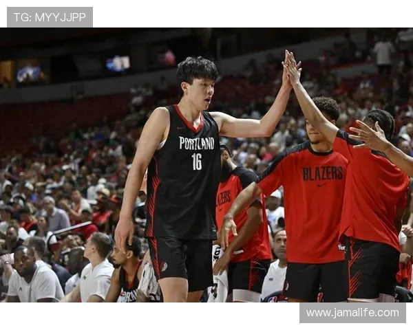 杨瀚森当前无法解决开拓者进攻困境 不是球队急需的关键人物